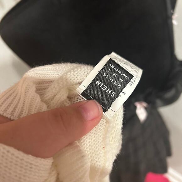 Shein Skeleton Halloween White and red knitted sweater - Picture 8 of 8